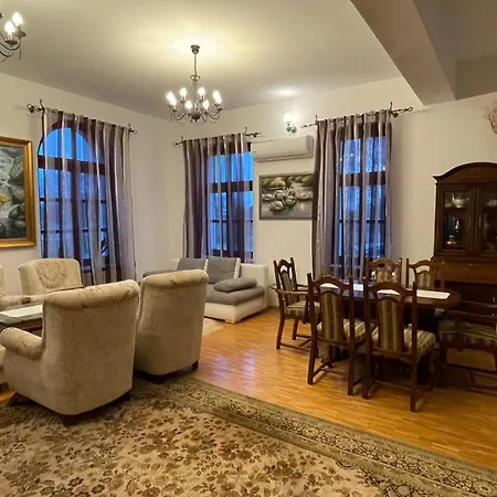 - Palac Slonowice Bed & Breakfast Brzeżno