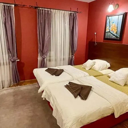 - Palac Slonowice Brzeżno