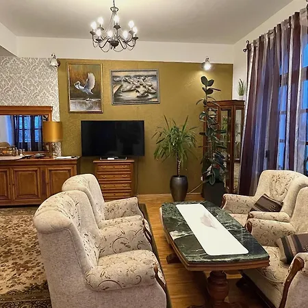 - Palac Slonowice Brzeżno