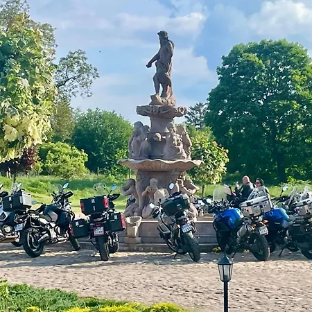 Nocleg ze śniadaniem Pałac Słonowice Sp. Z O.o. *