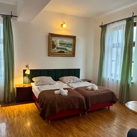 Pałac Słonowice Sp. Z O.o. Nocleg ze śniadaniem *