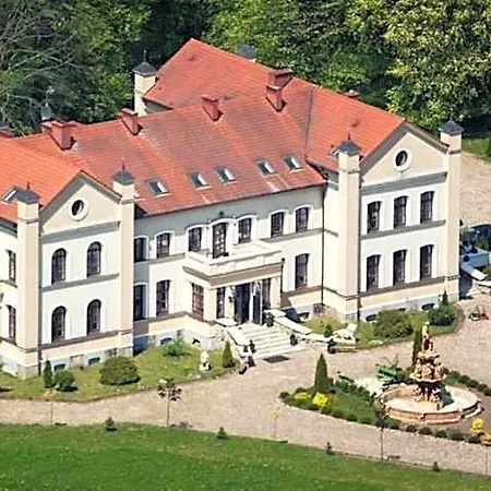 - Palac Slonowice Brzeżno
