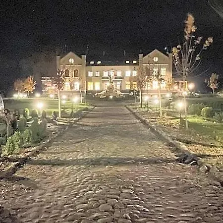 - Palac Slonowice