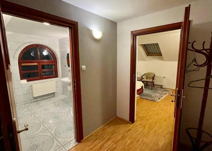 Bed & Breakfast - Palac Slonowice 4*