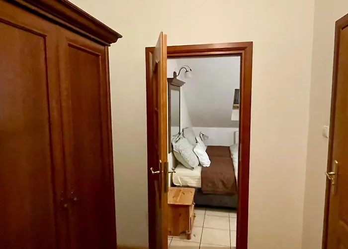 - Palac Slonowice Brzezno (West Pomeranian)