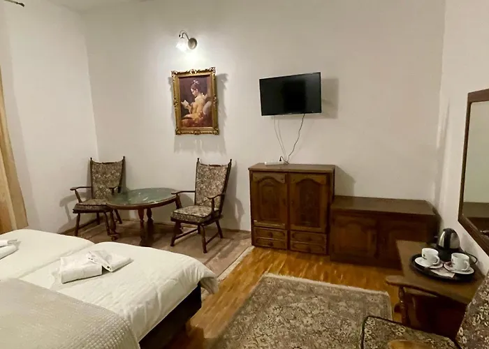 - Palac Slonowice Brzeżno