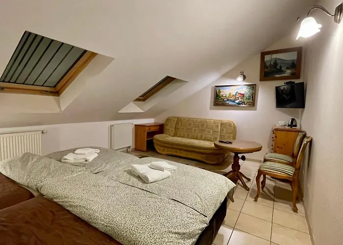 - Palac Slonowice Oda ve Kahvaltı 4*