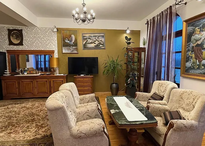 - Palac Slonowice Brzeżno