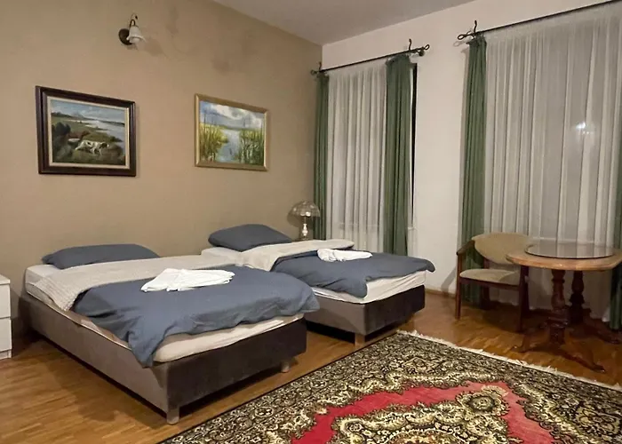 - Palac Slonowice Brzeżno