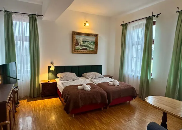 - Palac Slonowice Oda ve Kahvaltı 4*